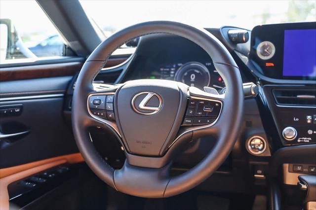 new 2025 Lexus ES 300h car, priced at $52,289