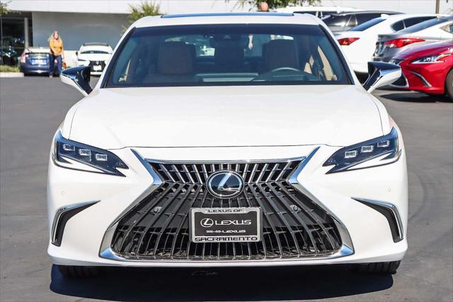 new 2025 Lexus ES 300h car, priced at $52,289