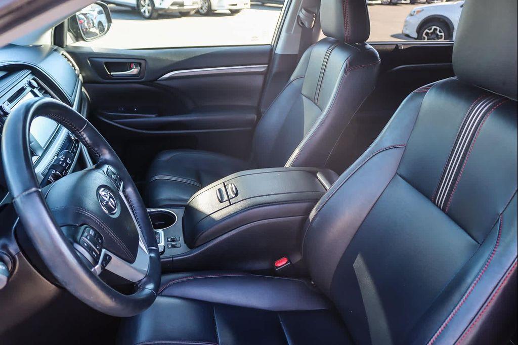 used 2019 Toyota Highlander car, priced at $27,242