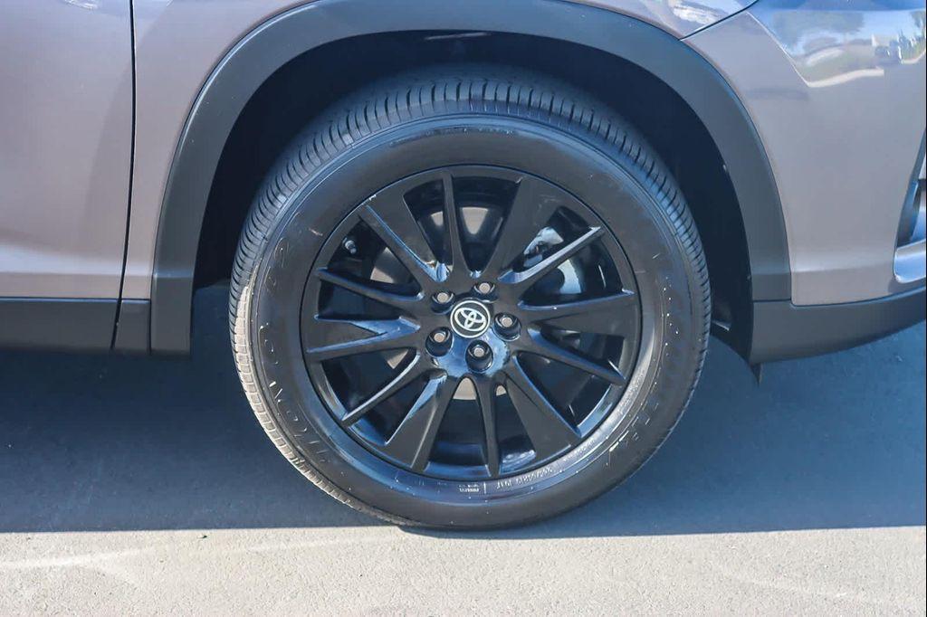 used 2019 Toyota Highlander car, priced at $27,242