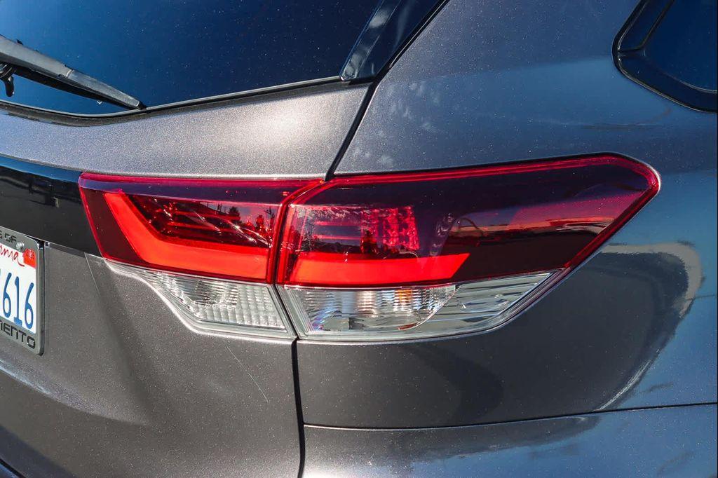 used 2019 Toyota Highlander car, priced at $27,242