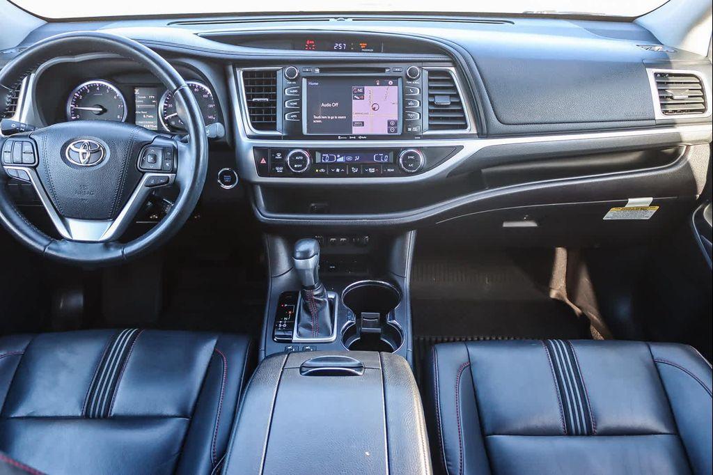 used 2019 Toyota Highlander car, priced at $27,242