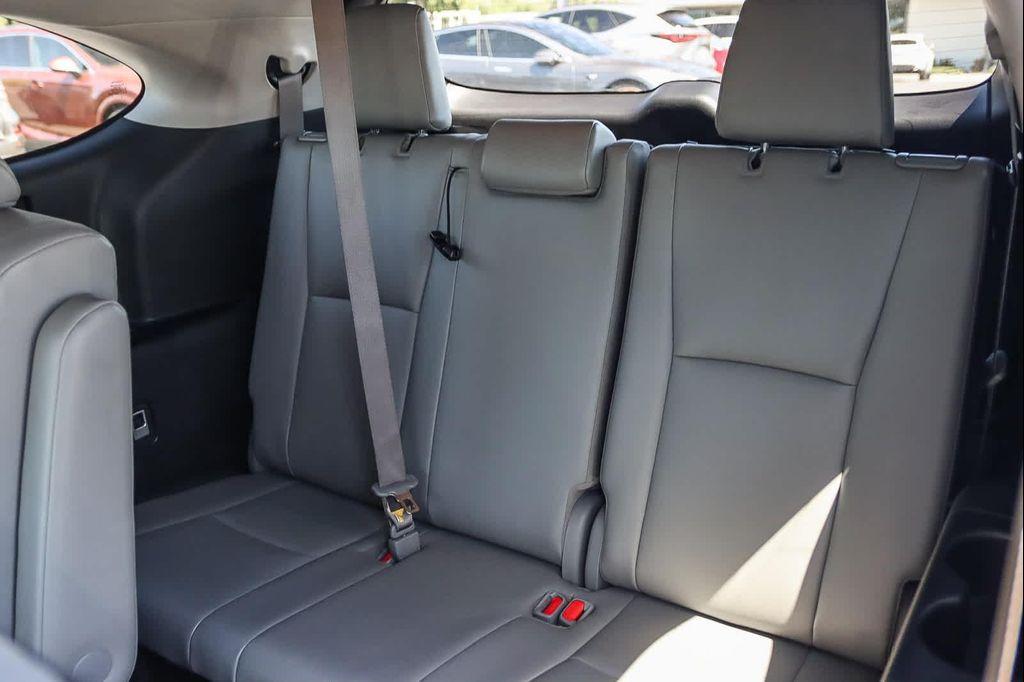 used 2023 Toyota Highlander car, priced at $31,765