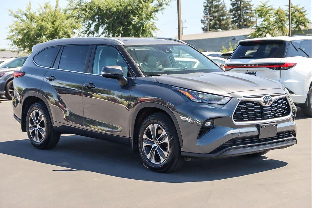 used 2023 Toyota Highlander car, priced at $31,765