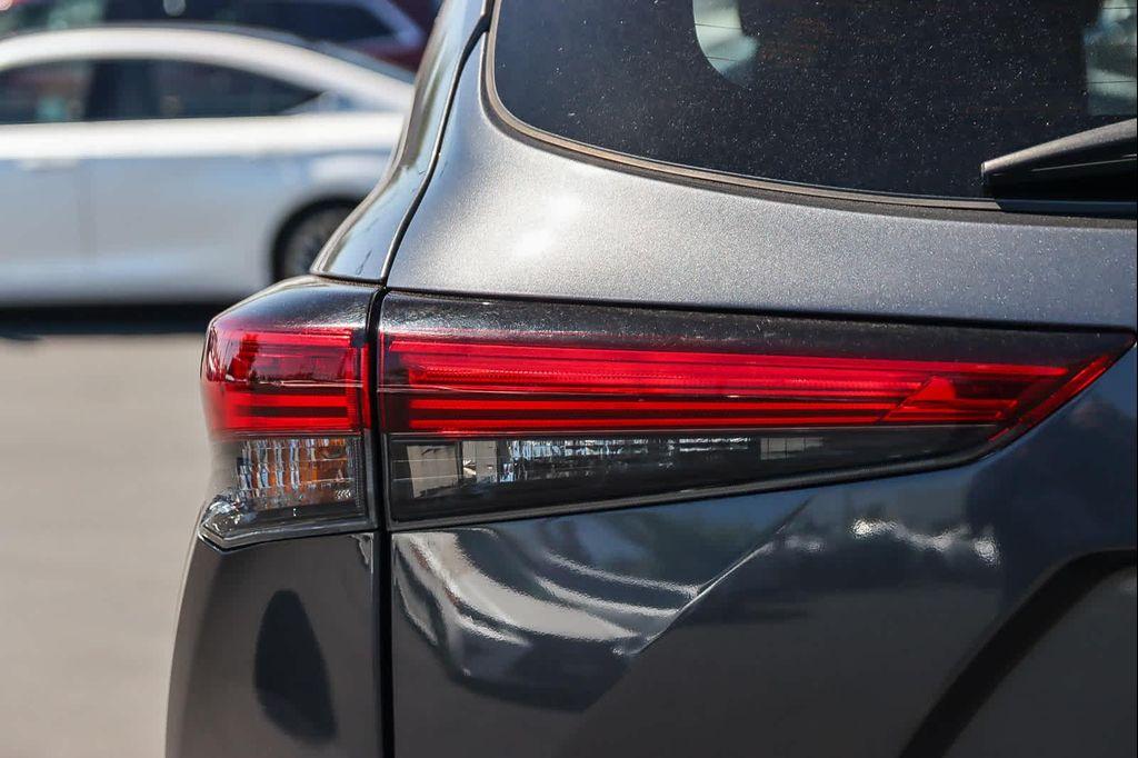 used 2023 Toyota Highlander car, priced at $31,765