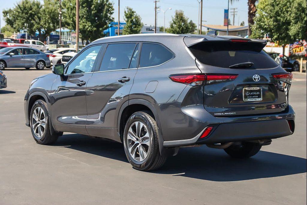 used 2023 Toyota Highlander car, priced at $31,765