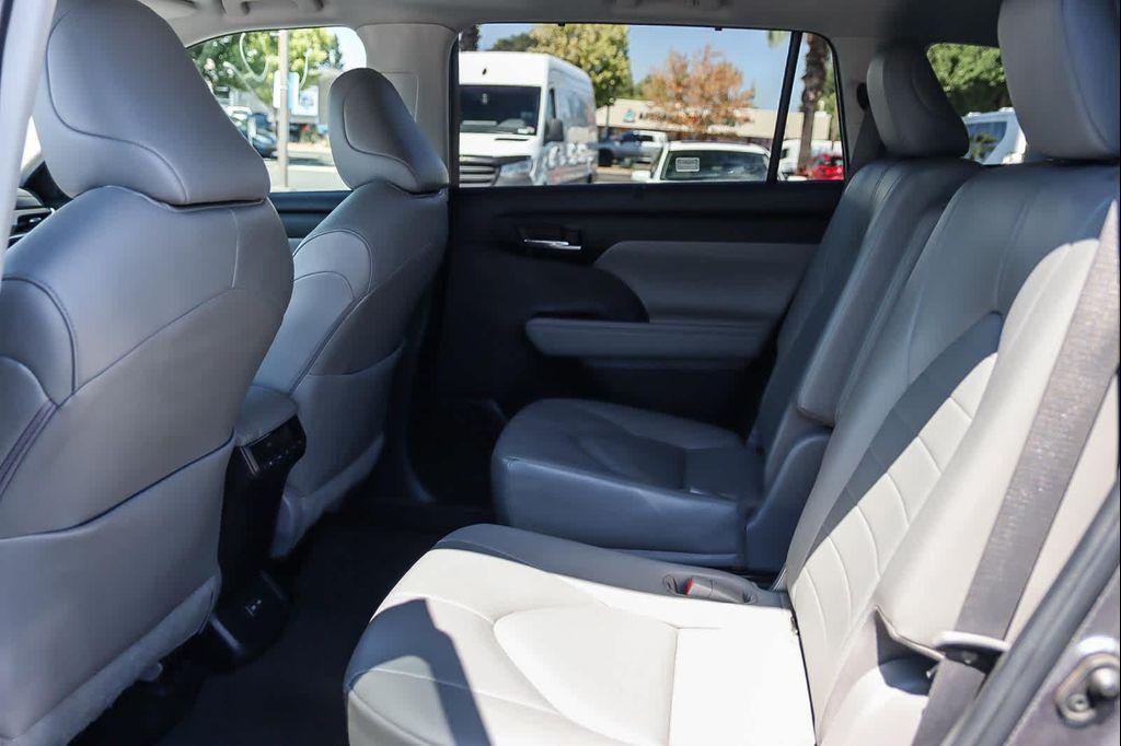 used 2023 Toyota Highlander car, priced at $31,765