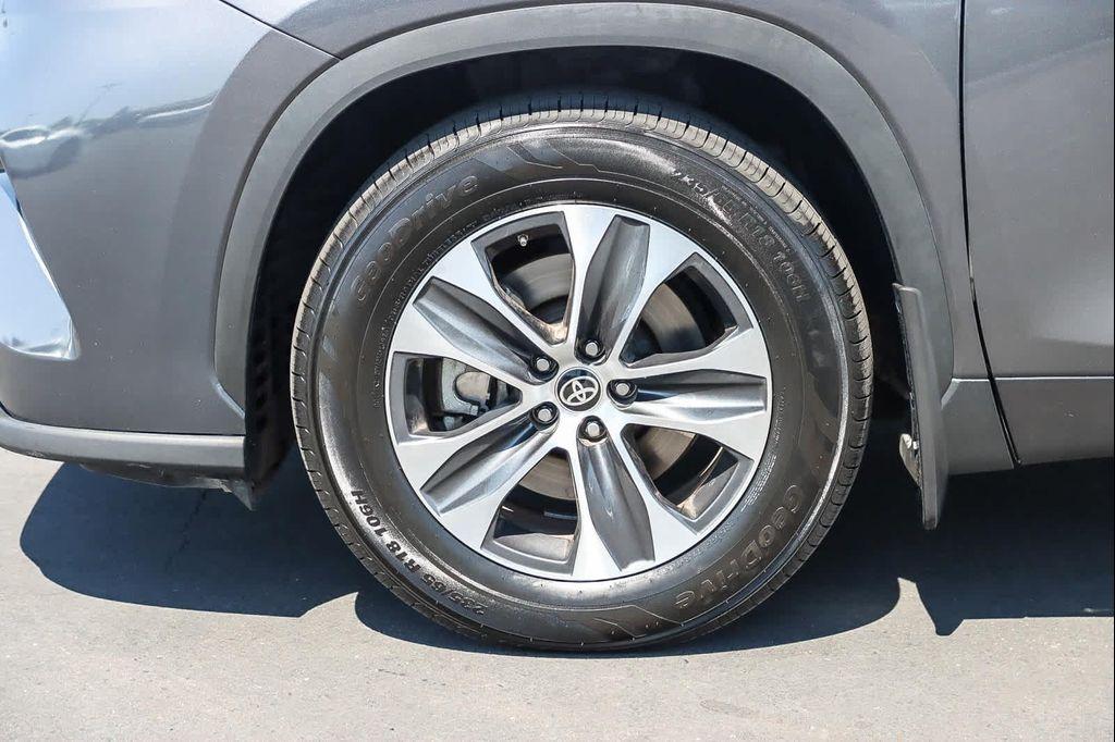 used 2023 Toyota Highlander car, priced at $31,765