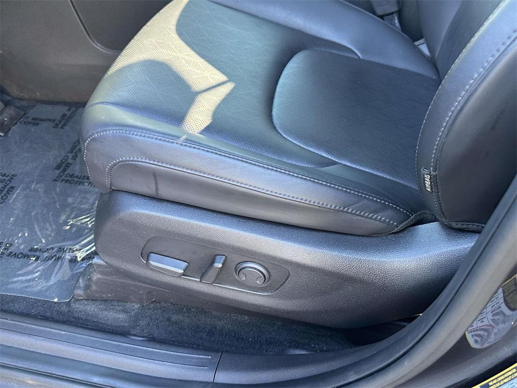 used 2022 Kia Carnival car, priced at $29,171