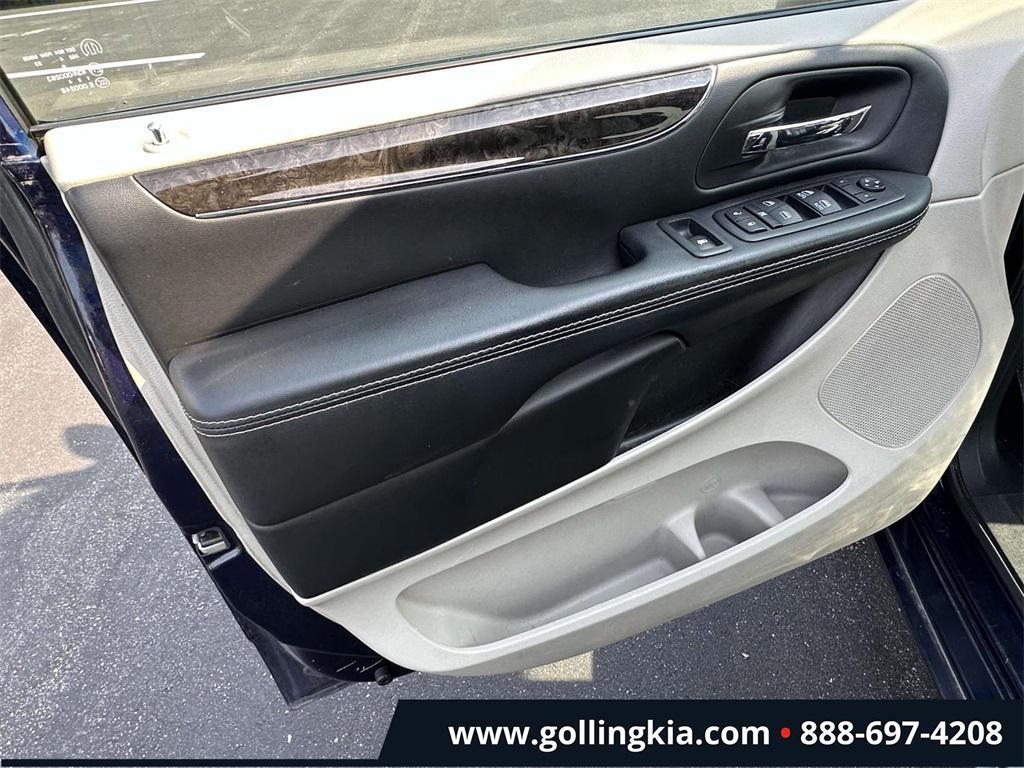 used 2014 Chrysler Town & Country car, priced at $7,999