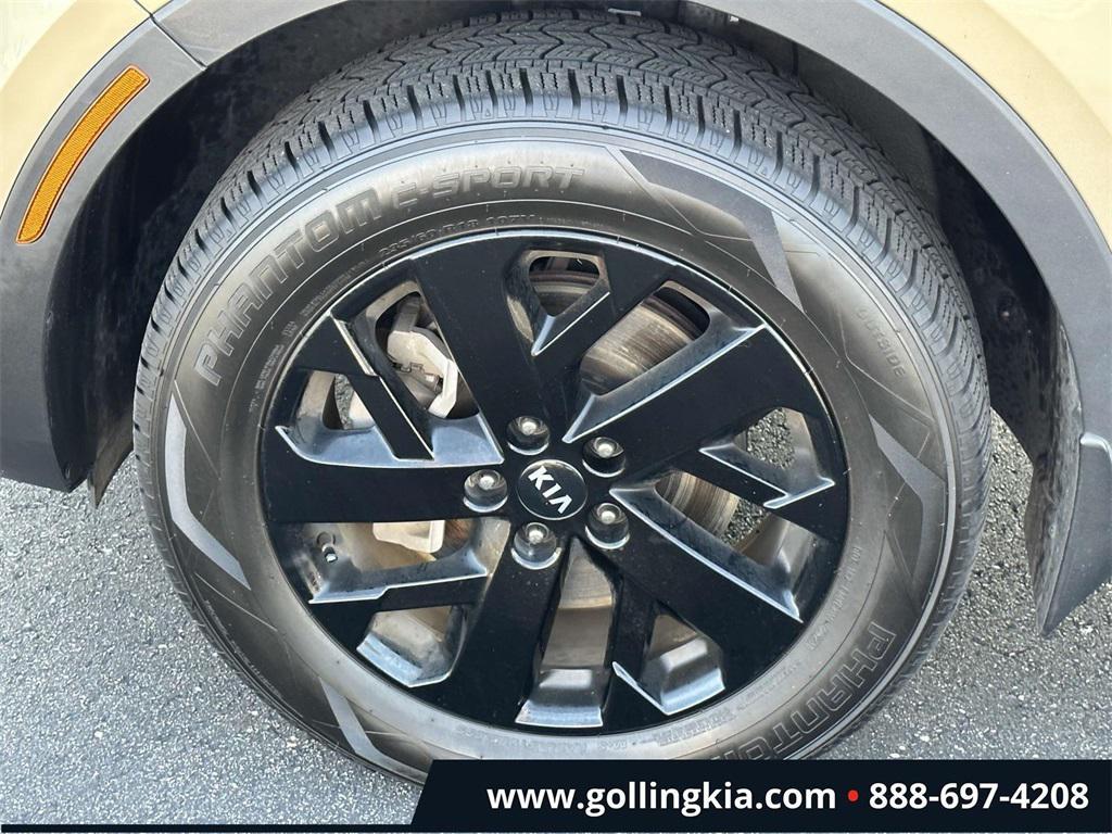 used 2021 Kia Sorento car, priced at $23,831