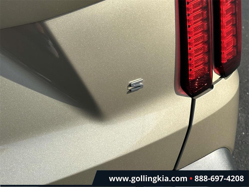 used 2021 Kia Sorento car, priced at $23,831