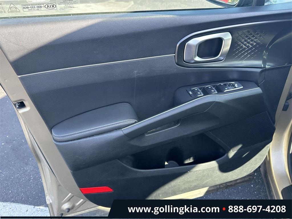 used 2021 Kia Sorento car, priced at $23,831