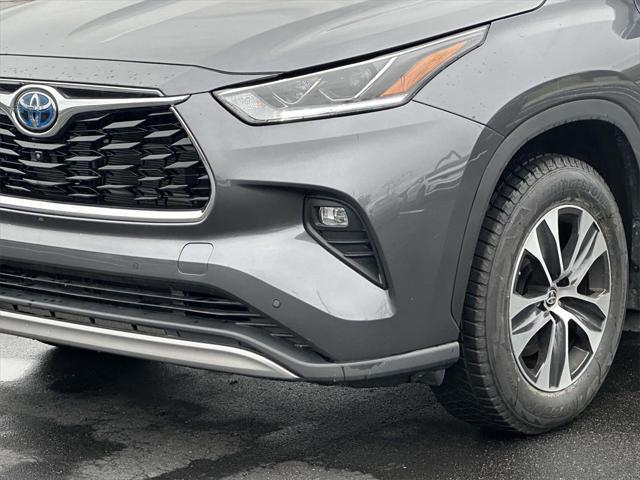 used 2023 Toyota Highlander Hybrid car, priced at $46,995