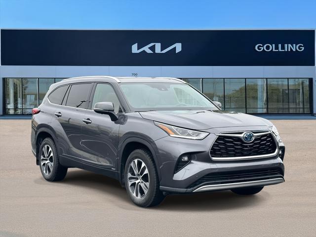 used 2023 Toyota Highlander Hybrid car, priced at $46,995