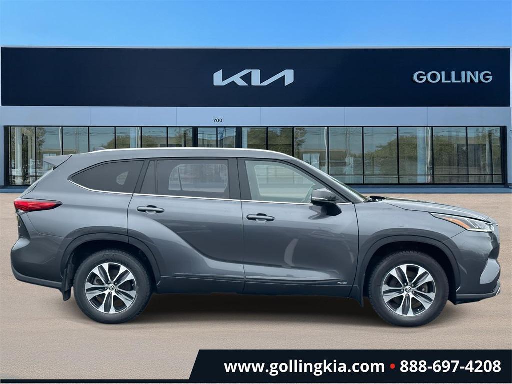 used 2023 Toyota Highlander Hybrid car, priced at $44,195