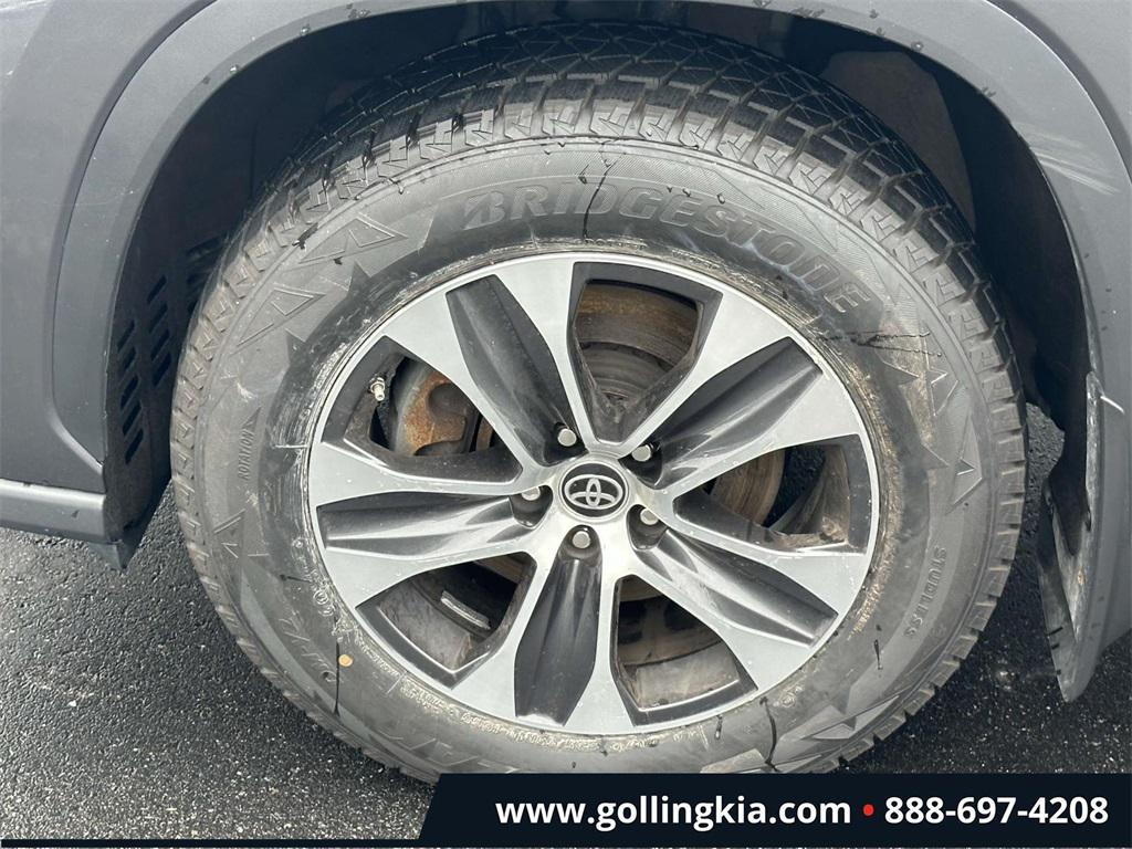 used 2023 Toyota Highlander Hybrid car, priced at $44,195