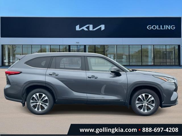 used 2023 Toyota Highlander Hybrid car, priced at $46,085