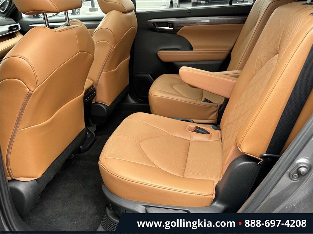 used 2023 Toyota Highlander Hybrid car, priced at $44,195