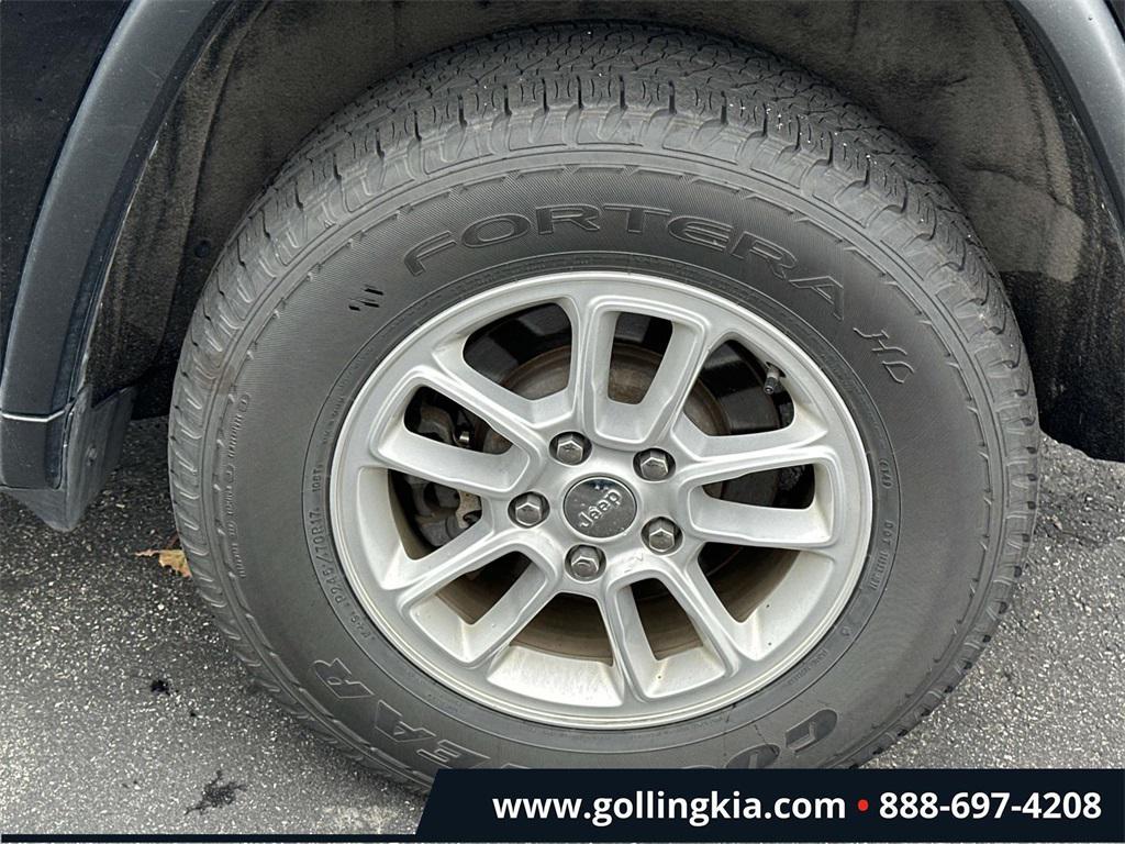 used 2019 Jeep Grand Cherokee car, priced at $17,900