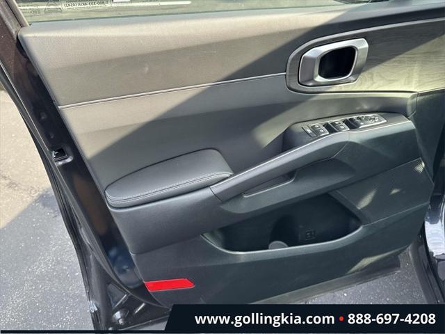 used 2025 Kia Sorento car, priced at $38,999