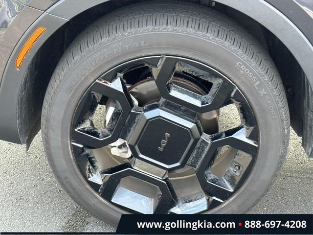 used 2025 Kia Sorento car, priced at $38,999