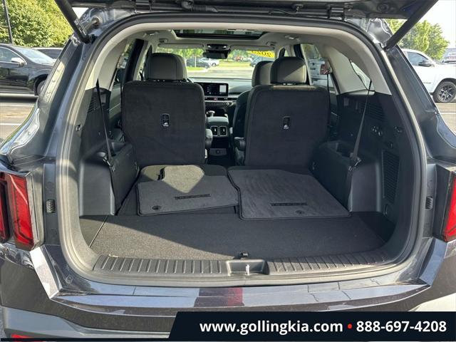 used 2025 Kia Sorento car, priced at $38,999