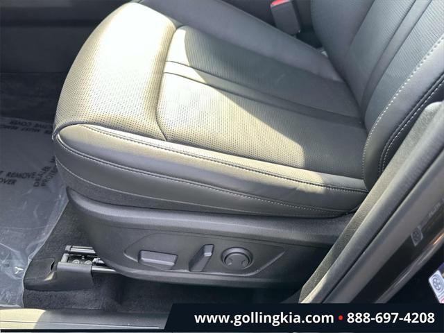 used 2025 Kia Sorento car, priced at $38,999