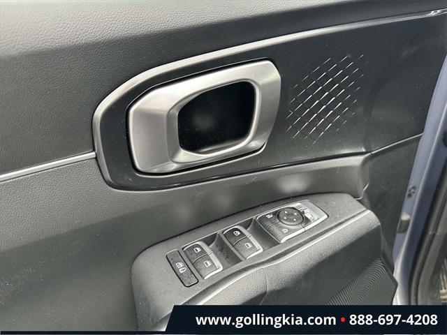 used 2023 Kia Sorento car, priced at $26,900
