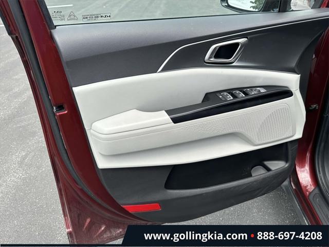 used 2023 Kia Carnival car, priced at $29,995