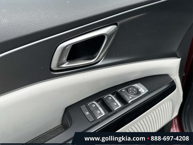 used 2023 Kia Carnival car, priced at $29,995