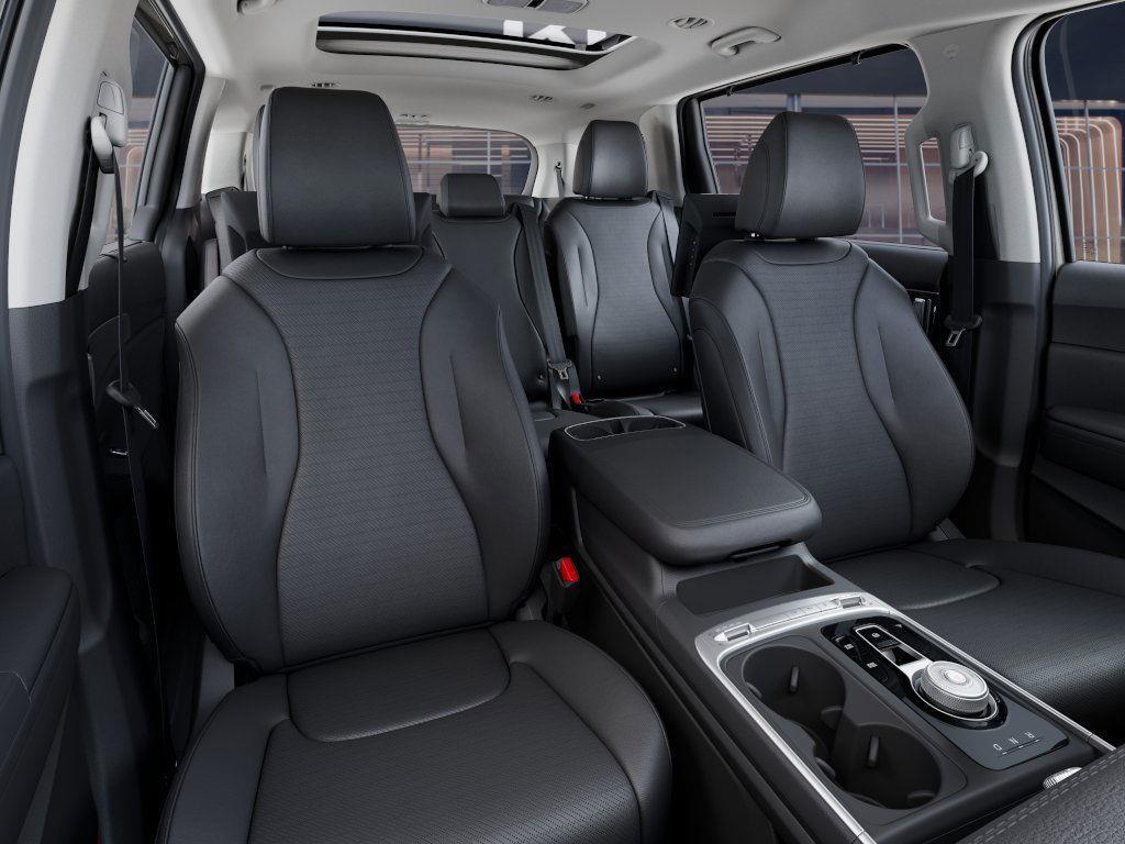 new 2025 Kia Carnival Hybrid car, priced at $53,648