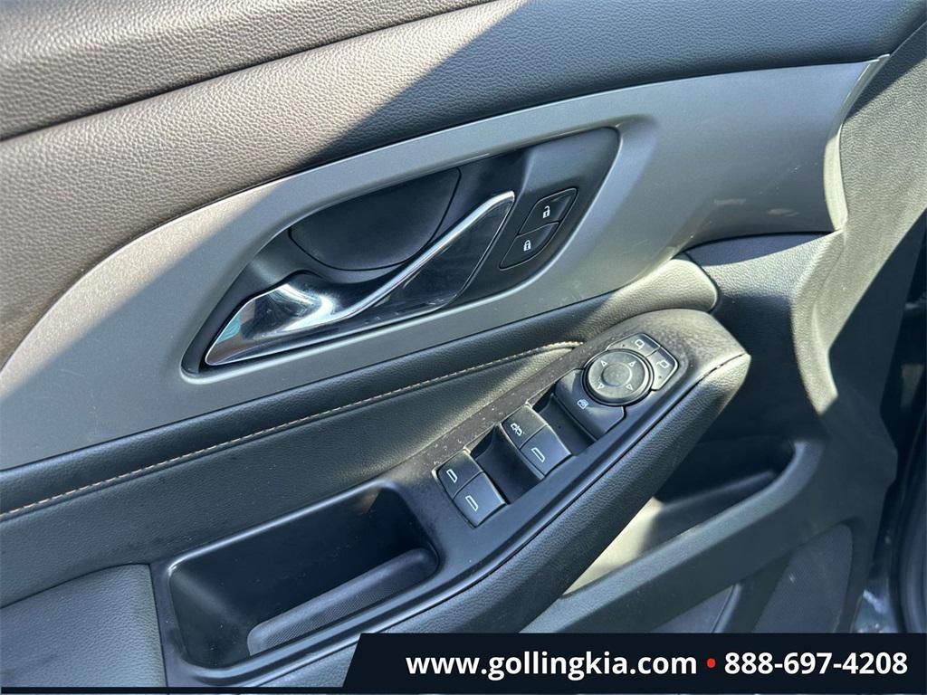 used 2018 Chevrolet Traverse car, priced at $10,999