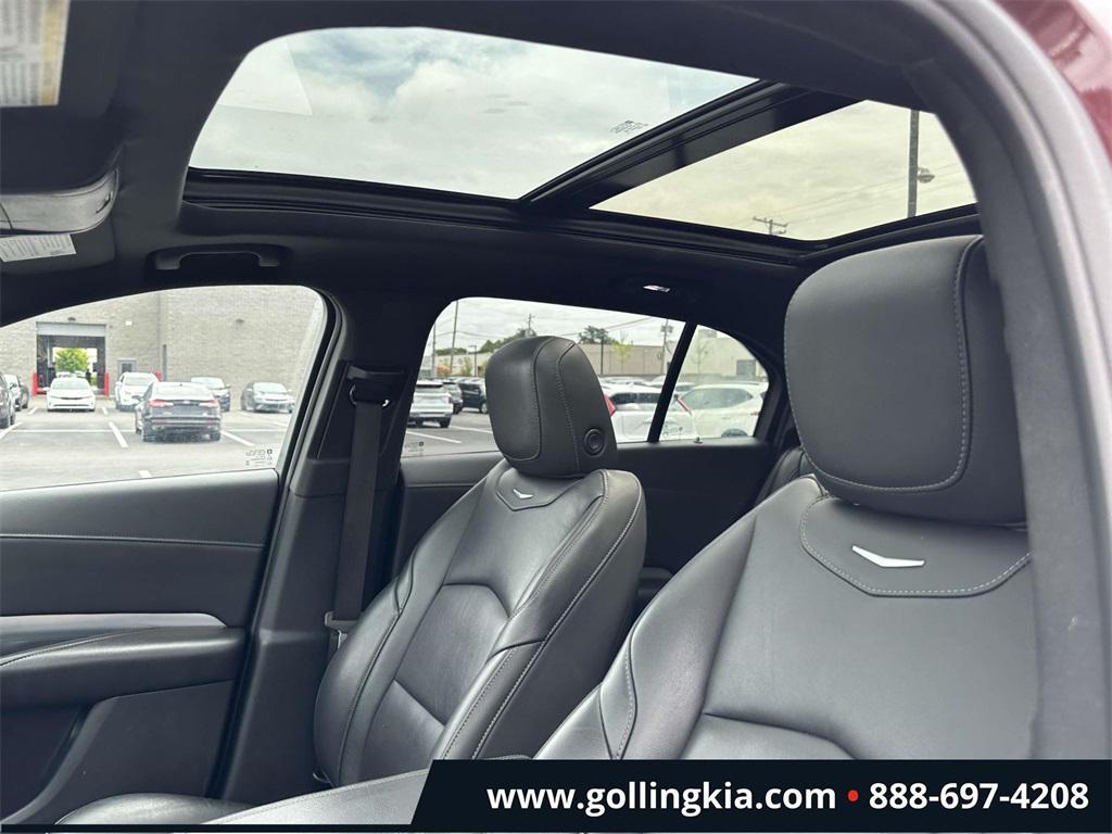 used 2022 Cadillac XT4 car, priced at $23,999
