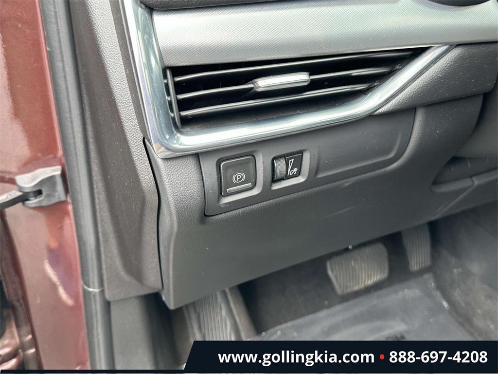 used 2022 Cadillac XT4 car, priced at $23,999