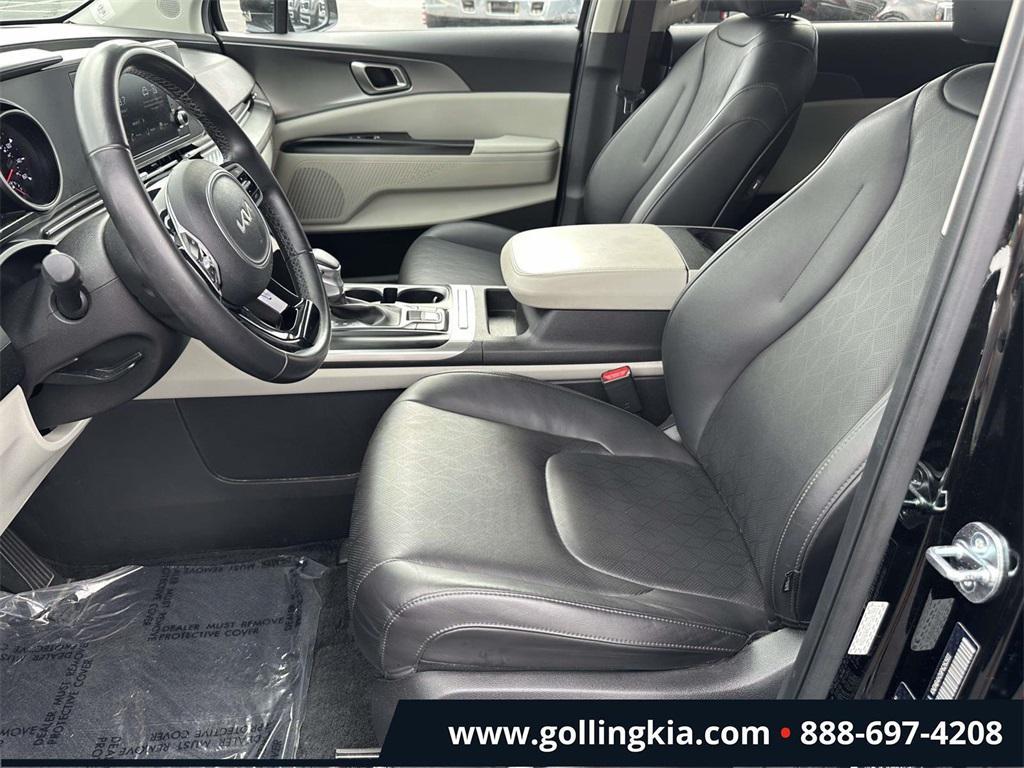 used 2023 Kia Carnival car, priced at $30,232