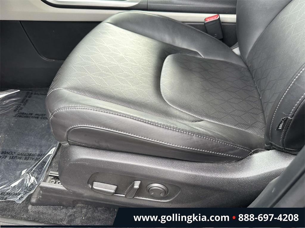 used 2023 Kia Carnival car, priced at $30,232
