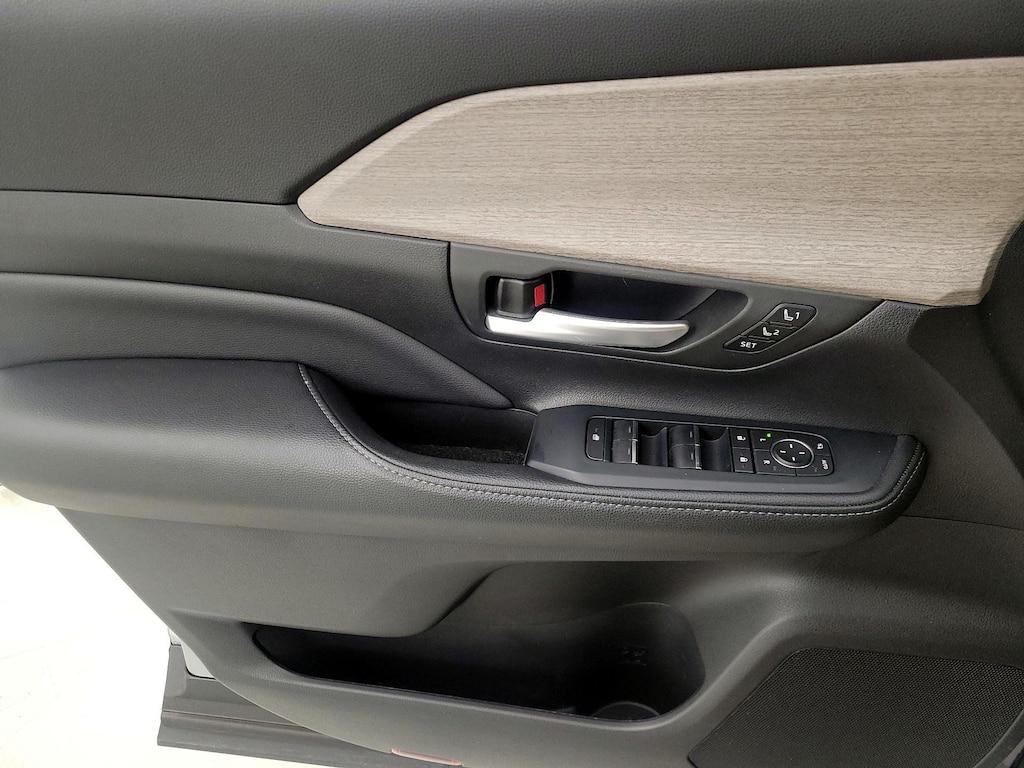 used 2024 Toyota Grand Highlander car, priced at $51,998