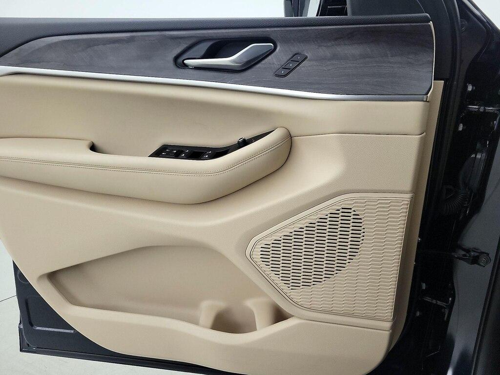 used 2024 Jeep Grand Cherokee car, priced at $39,998