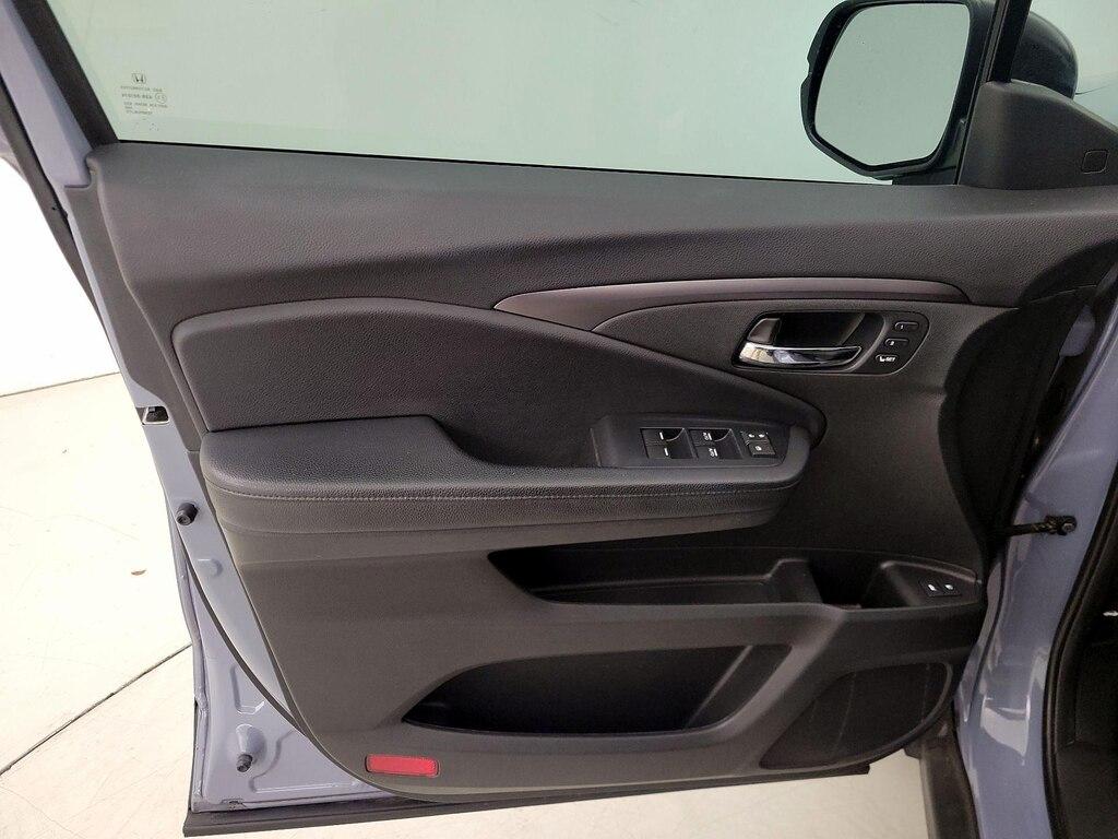 used 2022 Honda Pilot car, priced at $33,998