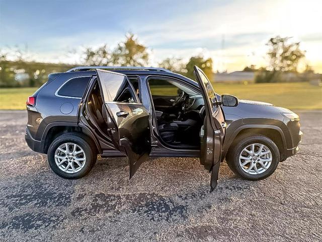 used 2014 Jeep Cherokee car, priced at $10,971