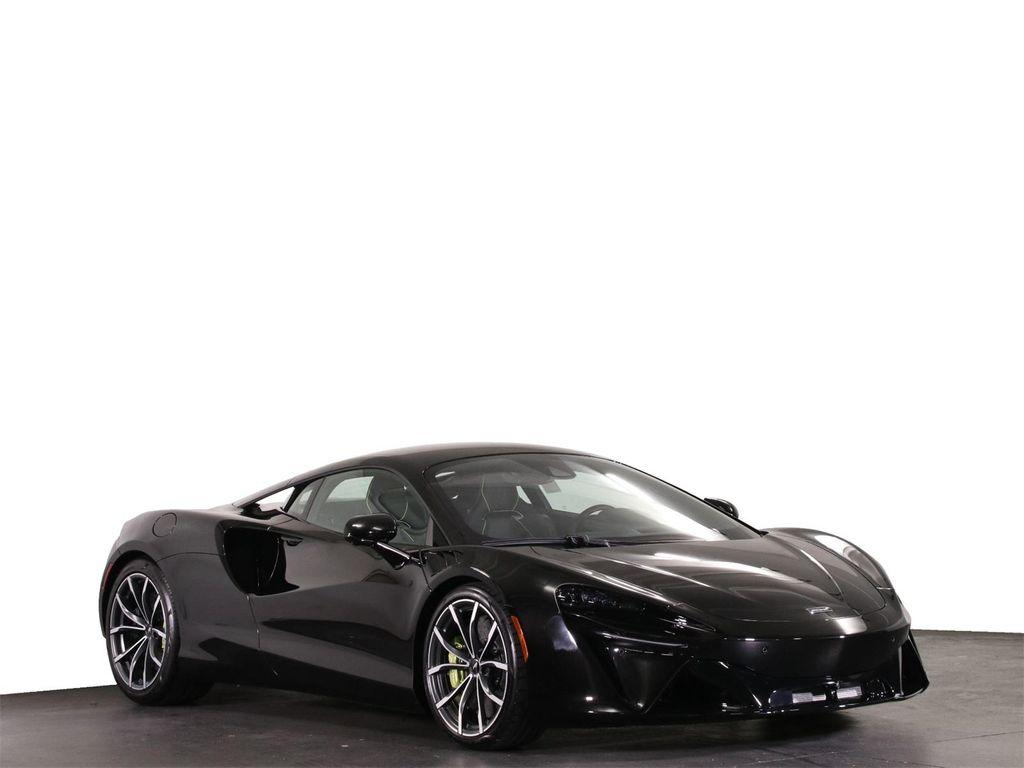 new 2025 McLaren Artura car, priced at $298,908