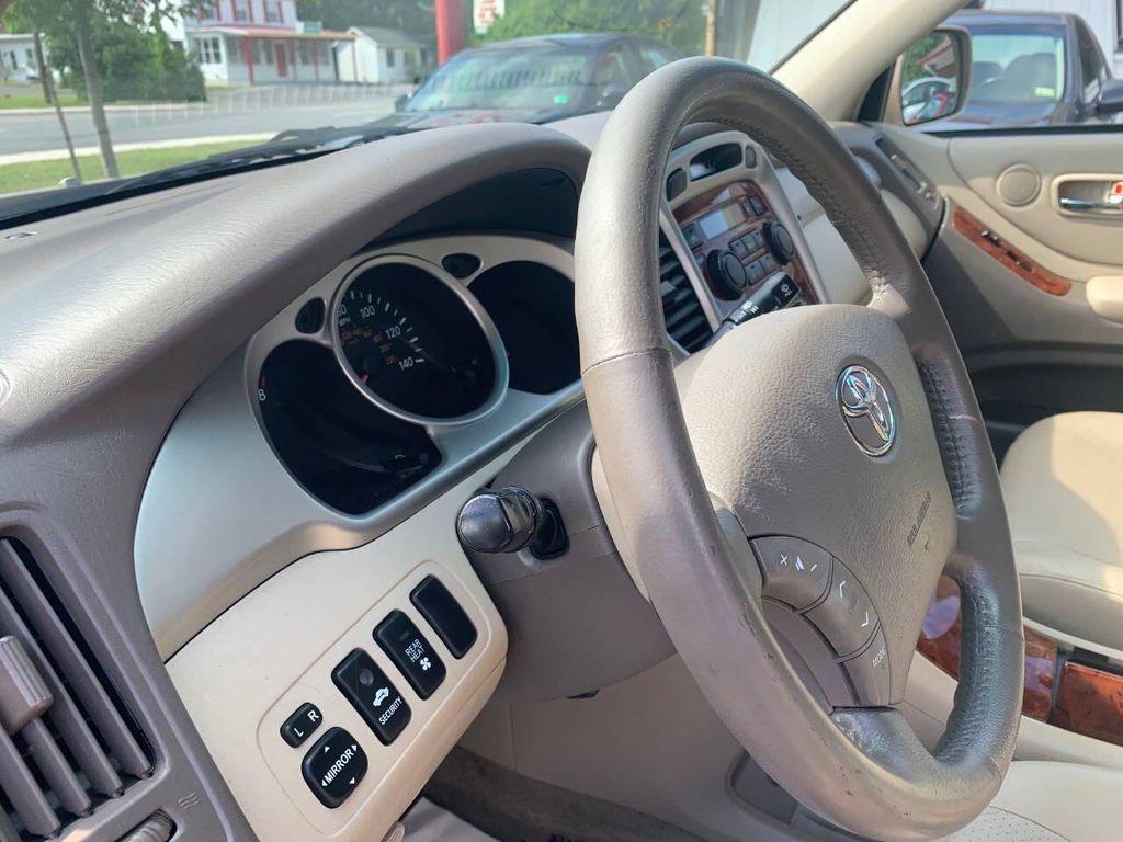 used 2006 Toyota Highlander car, priced at $8,495