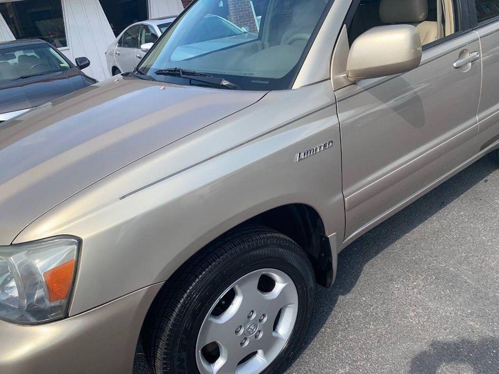 used 2006 Toyota Highlander car, priced at $8,495