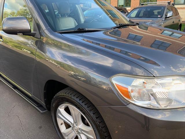 used 2008 Toyota Highlander car, priced at $9,999