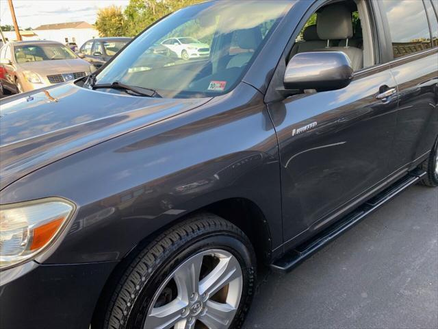 used 2008 Toyota Highlander car, priced at $9,999