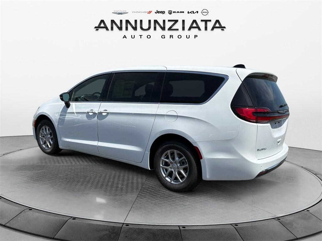 new 2025 Chrysler Pacifica car, priced at $41,752