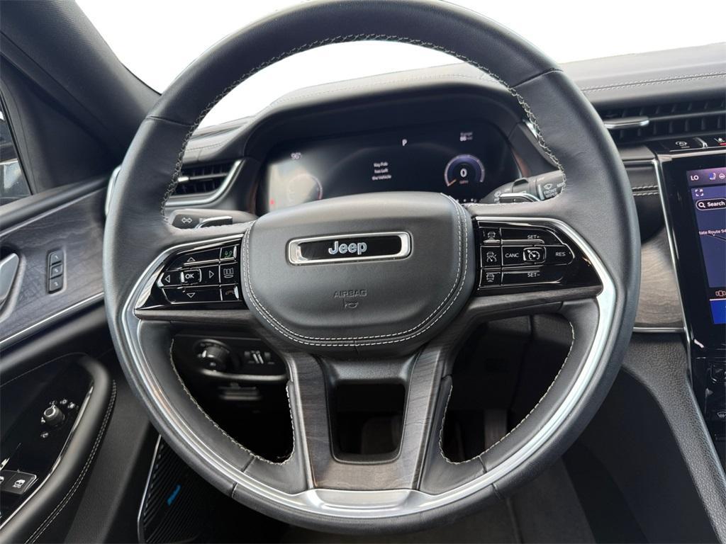 used 2022 Jeep Grand Cherokee car, priced at $38,999
