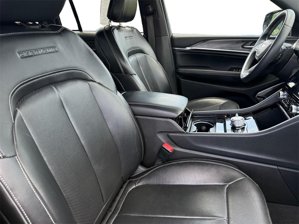 used 2022 Jeep Grand Cherokee car, priced at $38,999