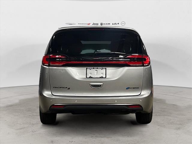 used 2021 Chrysler Pacifica Hybrid car, priced at $27,999